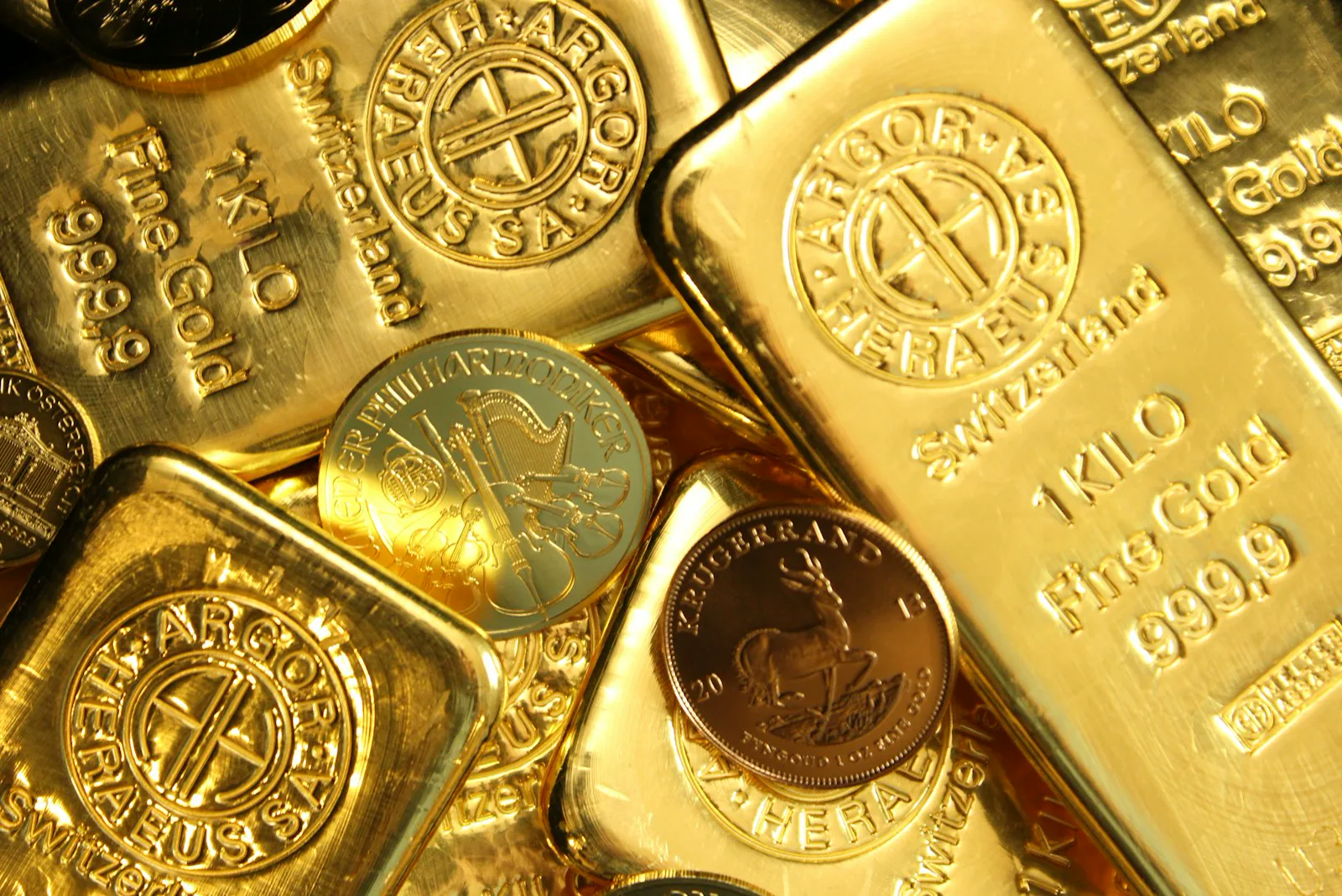 Kilo gold bars stamped Argor-Heraeus 999.9